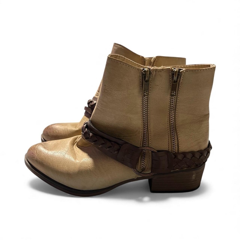 Size 8 Pierre Dumas Boots